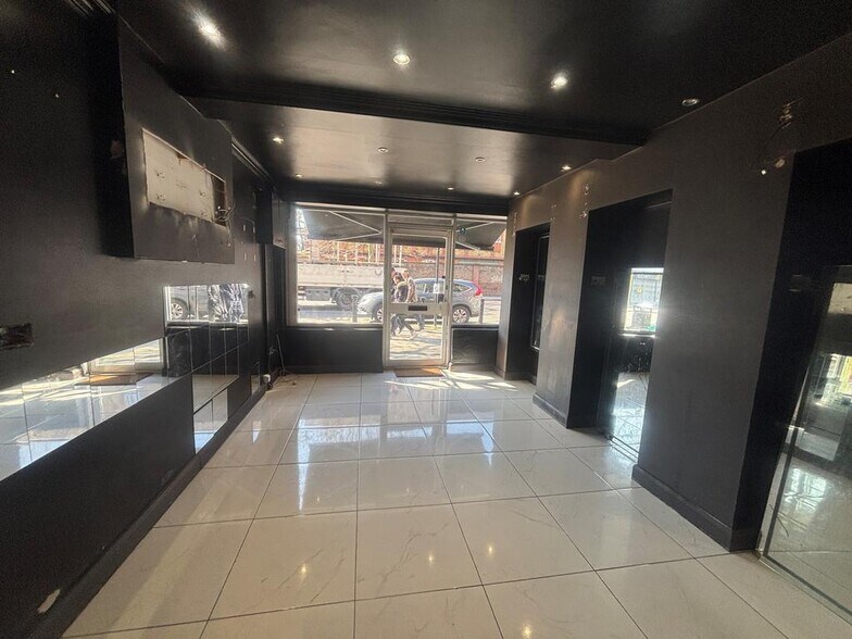41b Camberwell New Rd, Londres à louer - Photo de l’immeuble – Image 2 sur 4