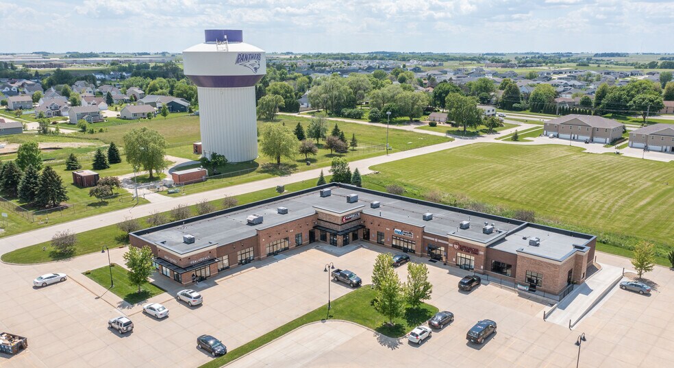 Greenhill Rd, Cedar Falls, IA à louer - Photo principale – Image 1 sur 6