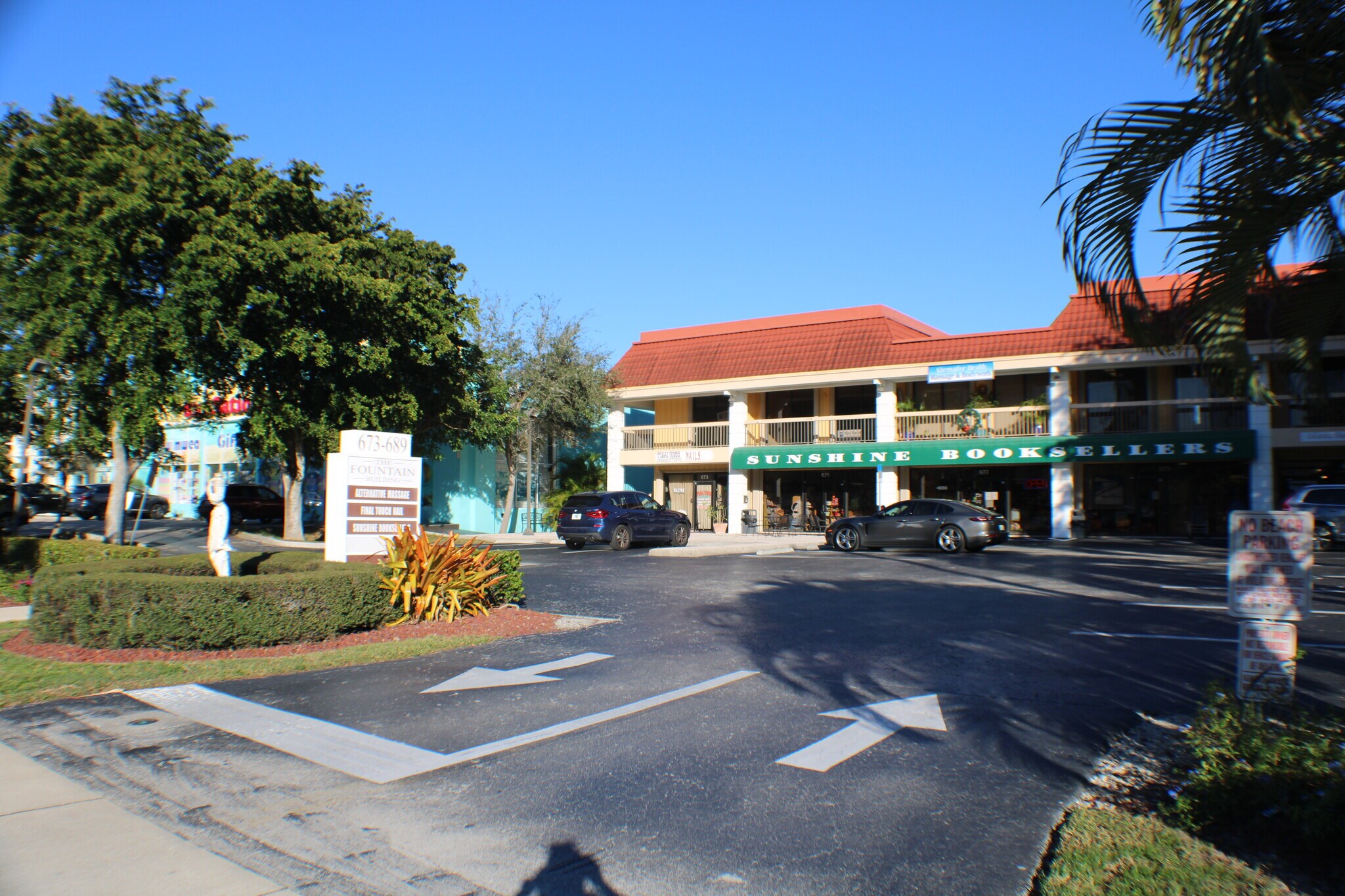 673-689 S Collier Blvd, Marco Island, FL à louer Photo de l’immeuble– Image 1 sur 6