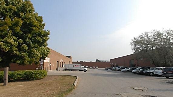 6971 Columbus Rd, Mississauga, ON à louer - Photo de l’immeuble – Image 3 sur 5