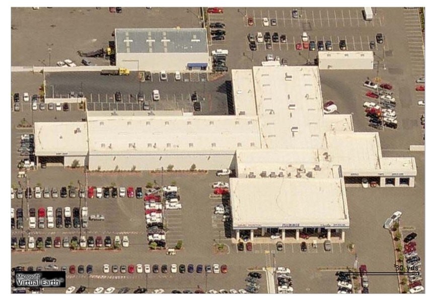 1333 E Kettleman Ln, Lodi, CA à louer - Photo de l’immeuble – Image 2 sur 14