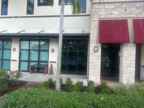 4900 S University Dr, Davie, FL à louer Photo de l’immeuble– Image 1 sur 5
