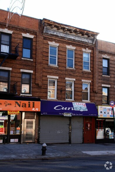 6215 5th Ave, Brooklyn, NY à vendre - Photo de l’immeuble – Image 2 sur 2