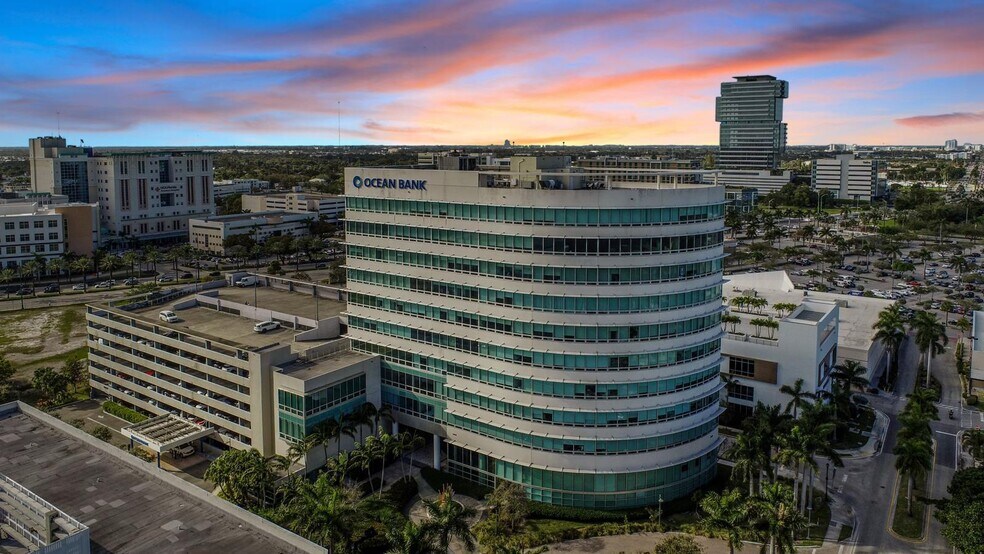 20900 NE 30th Ave, Aventura, FL à vendre - Photo de l’immeuble – Image 2 sur 26