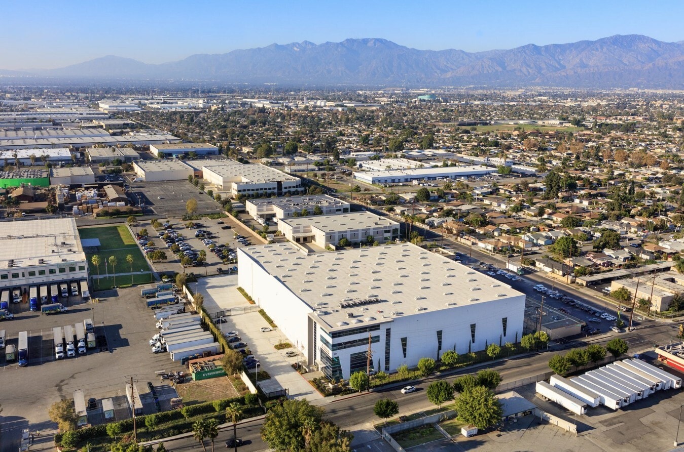 221 N Orange Ave, City of Industry, CA à louer Photo principale– Image 1 sur 5