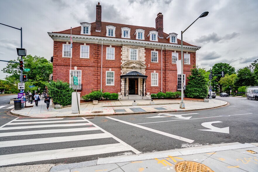 2040 S St NW, Washington, DC à vendre - Photo de l’immeuble – Image 1 sur 46