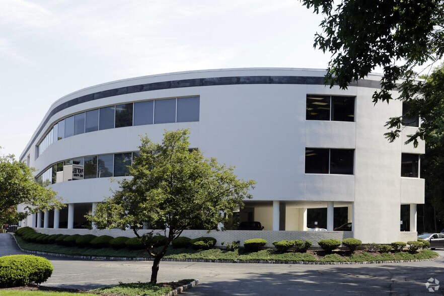 310 Passaic Ave, Fairfield, NJ à louer - Photo de l’immeuble – Image 3 sur 3