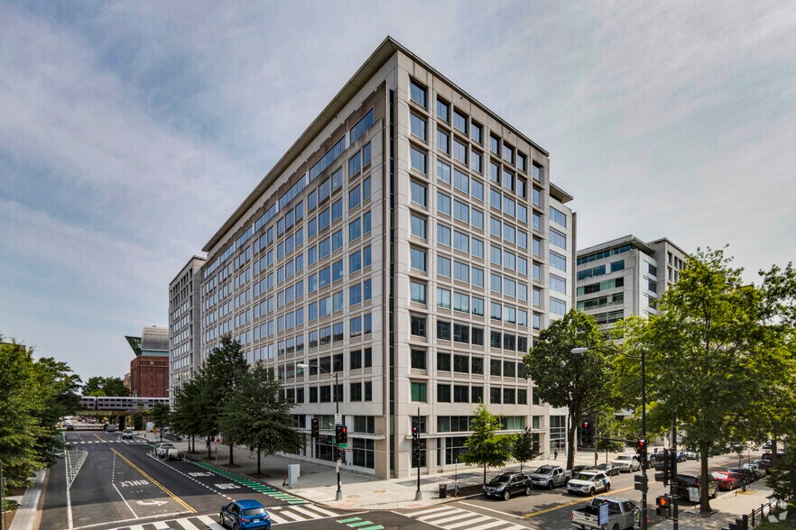 395 E St SW, Washington, DC à louer - Photo de l’immeuble – Image 1 sur 12