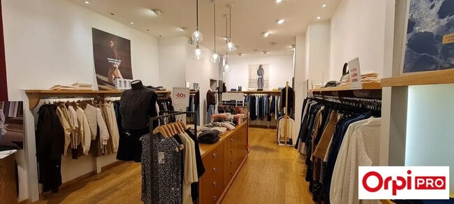 Plus de détails pour Local commercial à louer