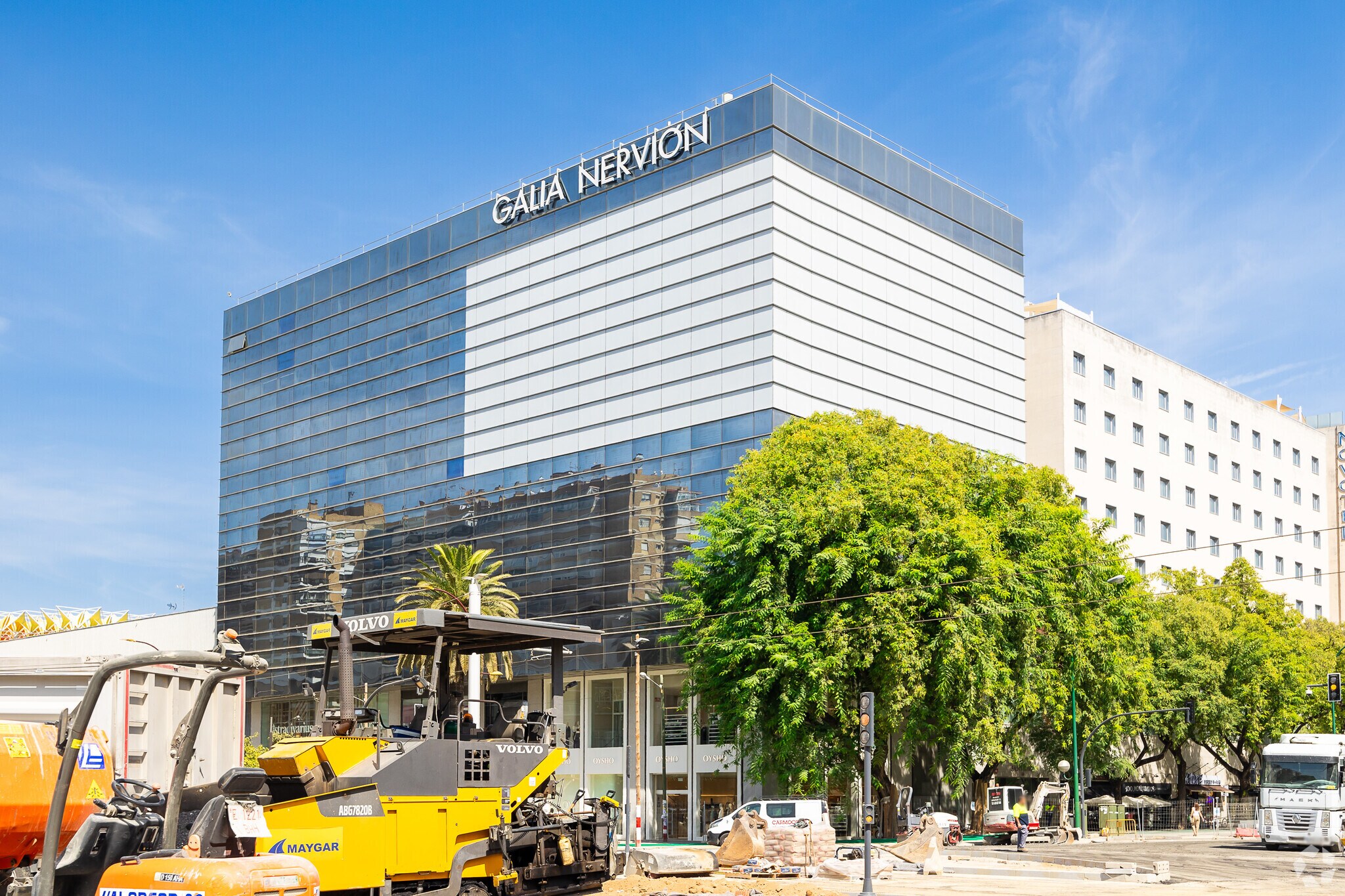 Avenida Eduardo Dato, 69, Séville, Sevilla à louer Photo principale– Image 1 sur 2