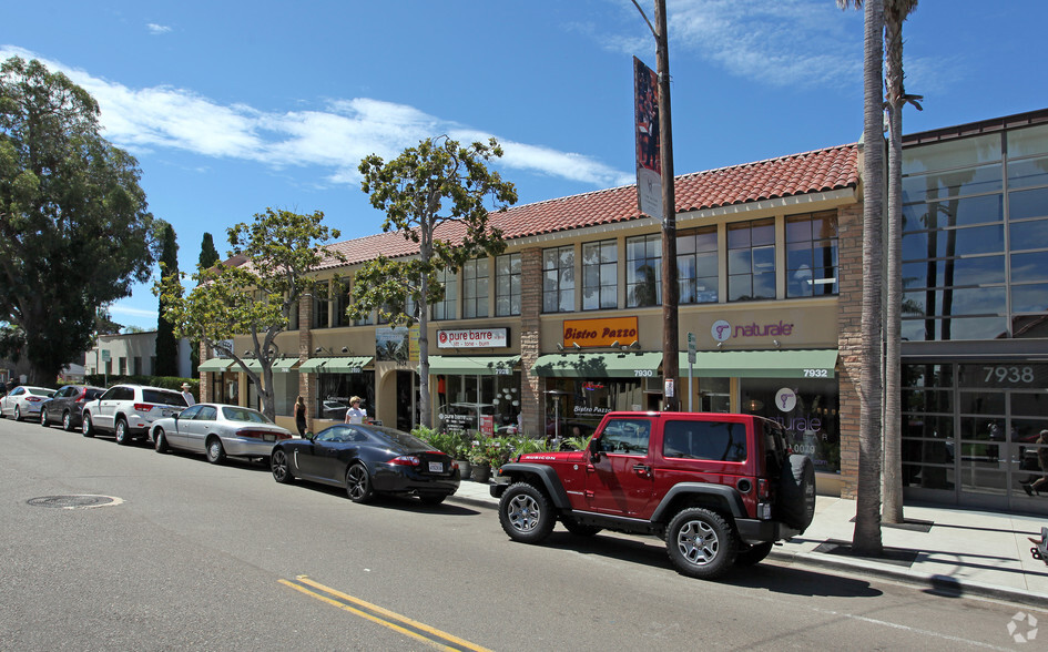 7918-7924 Ivanhoe Ave, La Jolla, CA à louer - Photo de l’immeuble – Image 3 sur 6