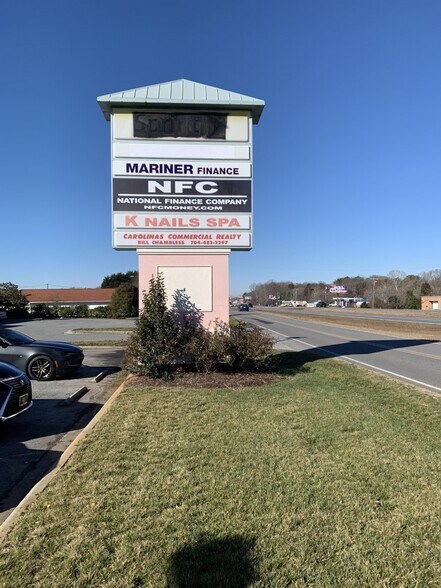 1606 E Dixon Blvd, Shelby, NC à louer - Photo de l’immeuble – Image 2 sur 2