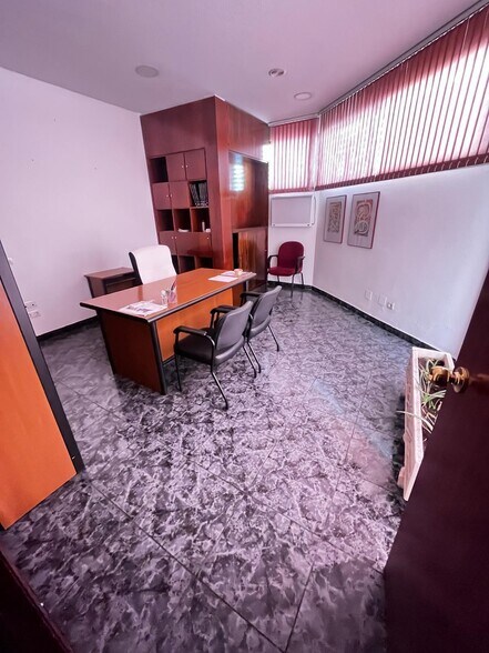 Local commercial dans Córdoba à louer - Photo de l’immeuble – Image 1 sur 9