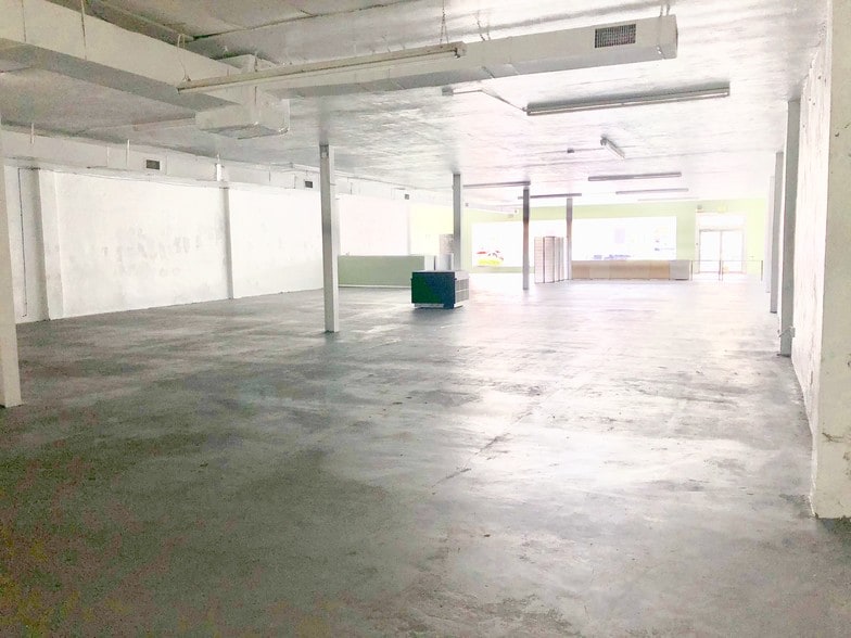 230 N Krome Ave, Homestead, FL à vendre - Photo intérieure – Image 3 sur 9