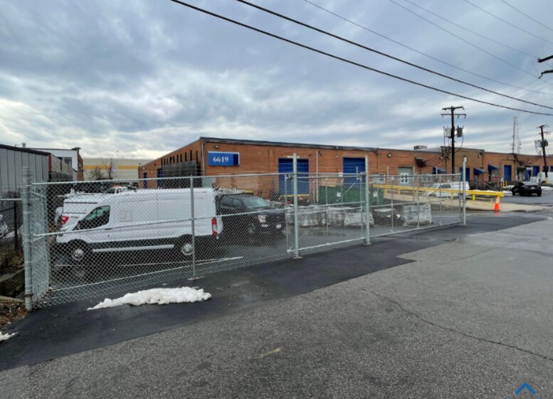 6619 Iron Pl, Springfield, VA à louer Photo principale– Image 1 sur 16