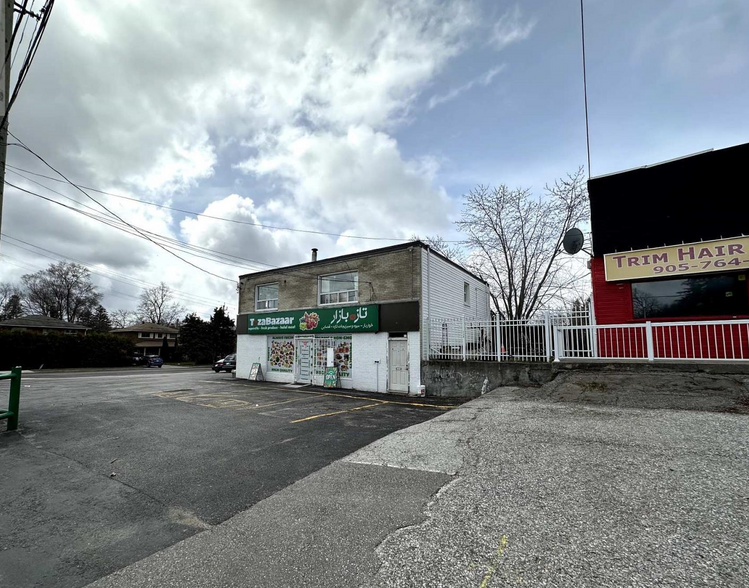 136-140 Henderson Ave portefeuille de 2 biens à vendre sur LoopNet.fr - Photo de l’immeuble – Image 3 sur 12