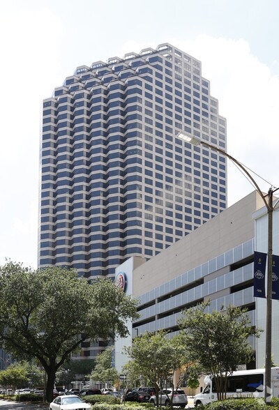 1100 Poydras St, New Orleans, LA à louer - Photo de l’immeuble – Image 2 sur 2