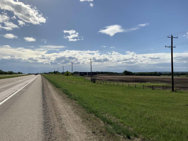 53203 271 Range Rd, Parkland County, AB à vendre - Photo de l’immeuble – Image 2 sur 4