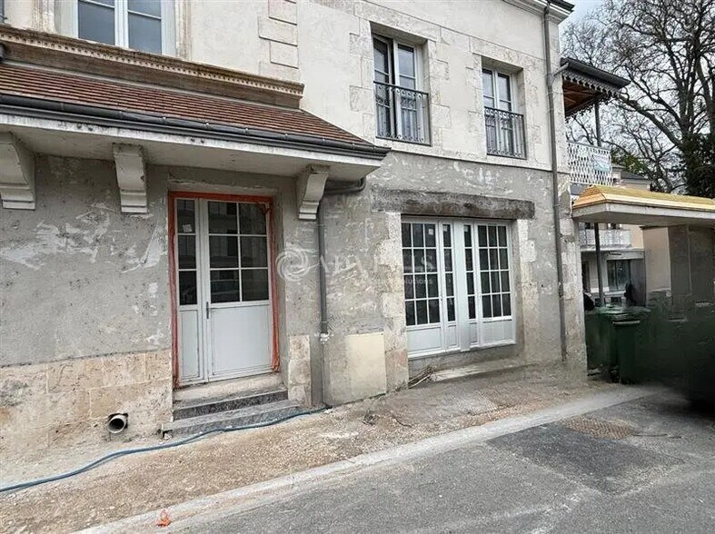 Local commercial dans Olivet à louer - Photo de l’immeuble – Image 2 sur 4