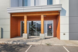 2171 Optic Crt, Kelowna, BC à louer Photo intérieure– Image 2 sur 6