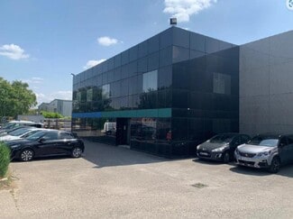 Plus de détails pour 4 Rue Des Alpes, Vaulx-en-Velin - Local d'activités à louer
