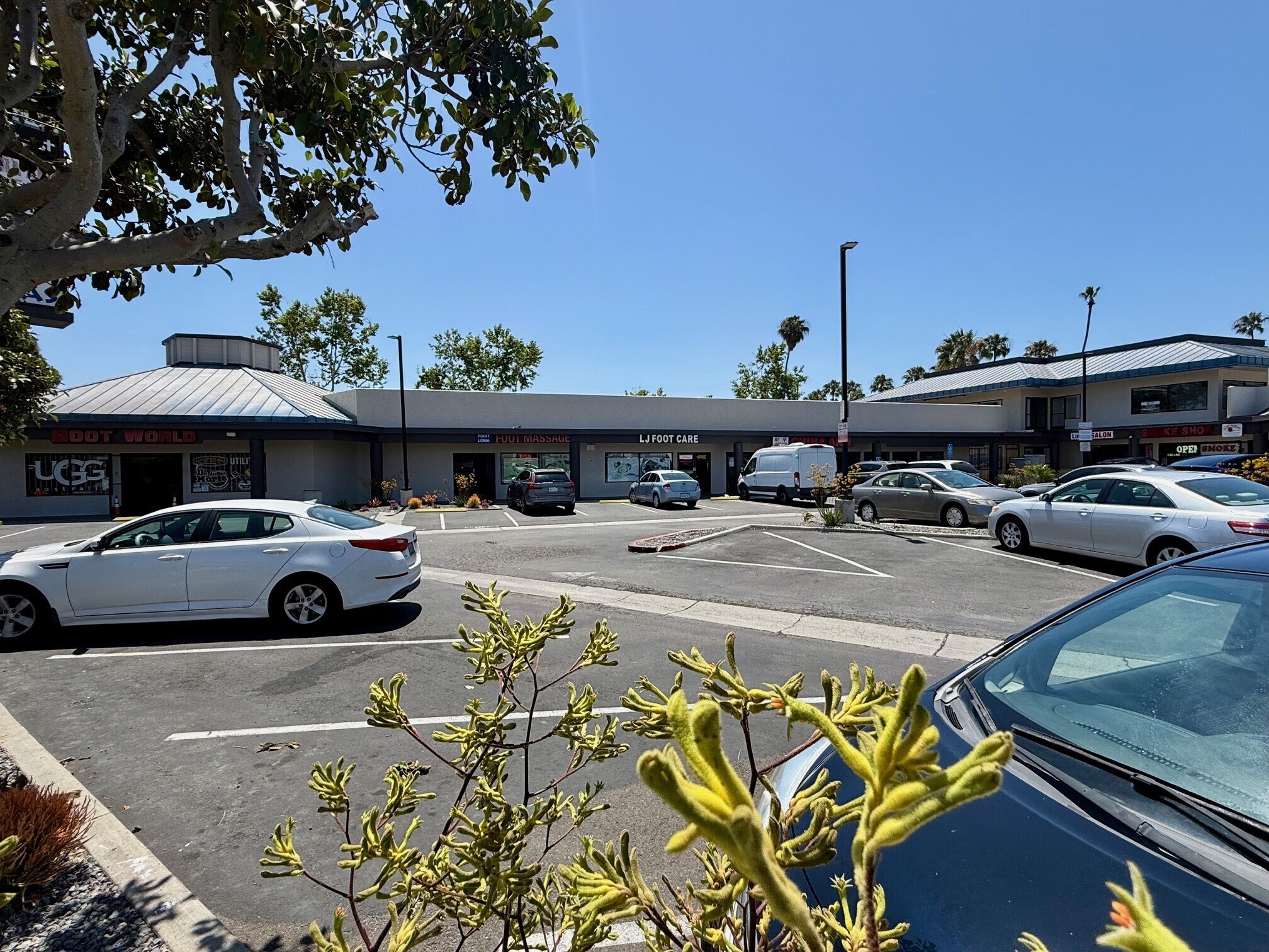 3175-3185 Midway Dr, San Diego, CA à louer Photo de l’immeuble– Image 1 sur 10