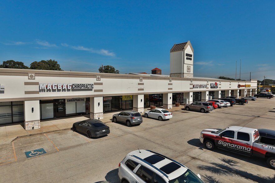 12741-12761 East Fwy, Houston, TX à louer - Photo de l’immeuble – Image 2 sur 3