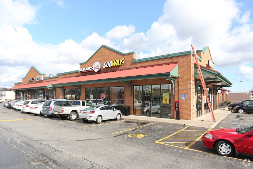 2496 W Ridge Rd, Greece, NY à louer - Photo de l’immeuble – Image 3 sur 5