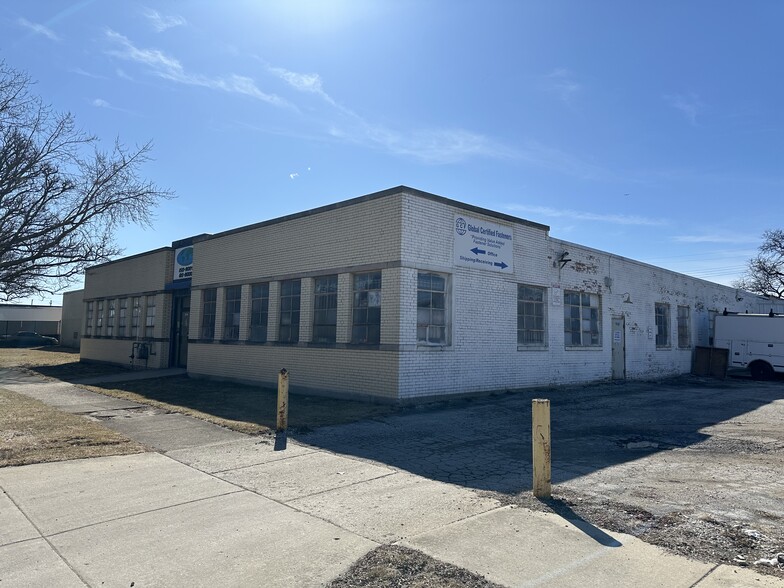 800 Lake St, Maywood, IL à vendre - Photo de l’immeuble – Image 3 sur 5