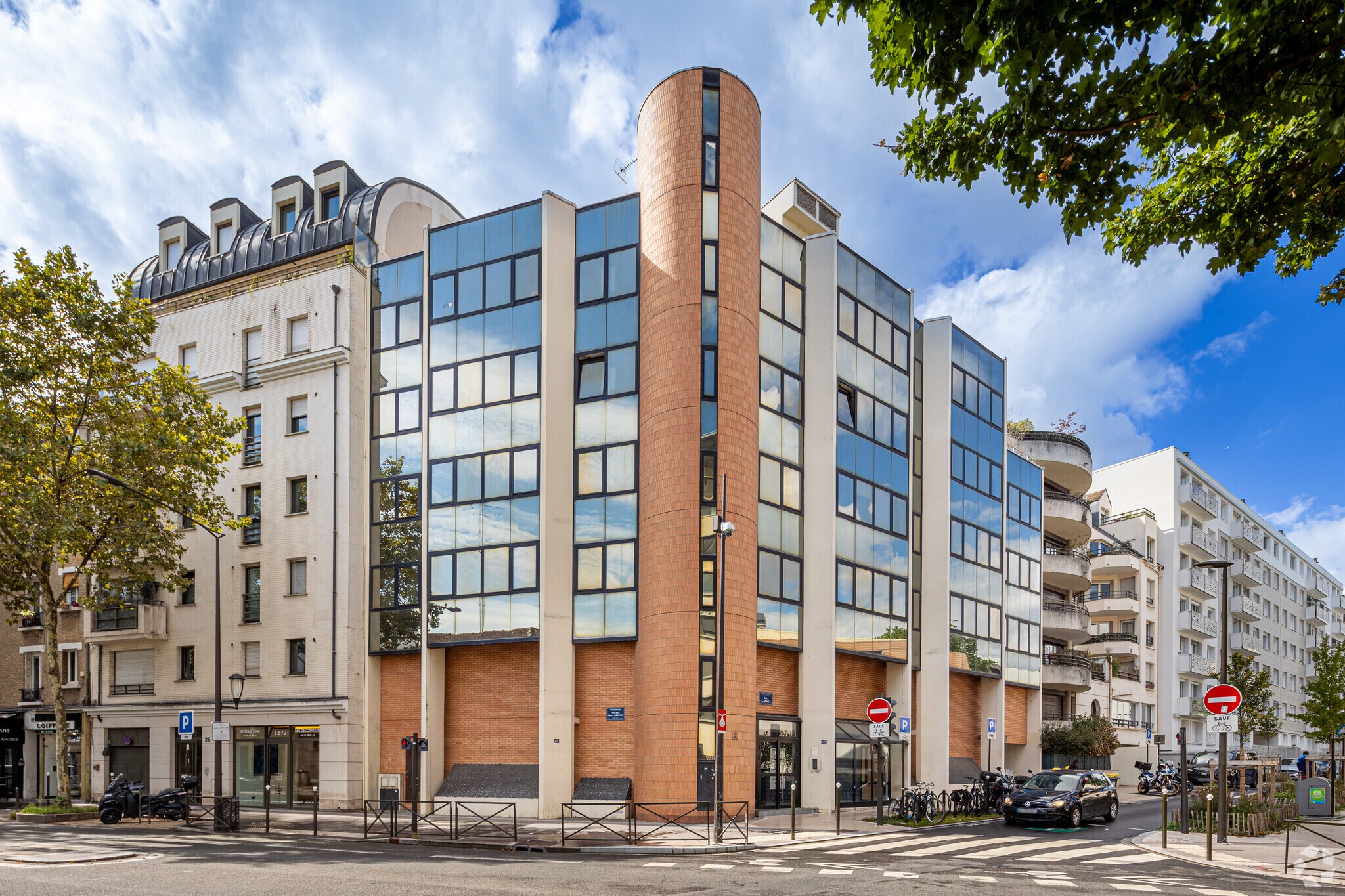 Bureau dans Boulogne-Billancourt à louer Photo principale– Image 1 sur 5