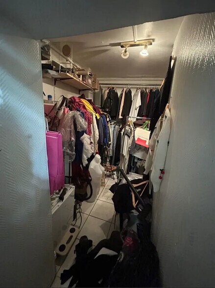 Local commercial dans Paris à louer - Photo intérieure – Image 2 sur 3