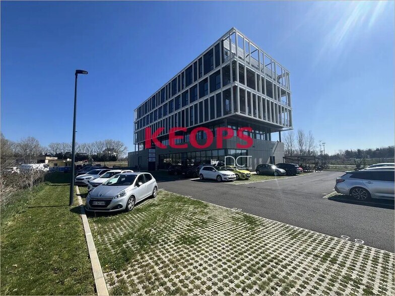 Local d’activités dans Toulouse à louer - Photo de l’immeuble – Image 1 sur 4
