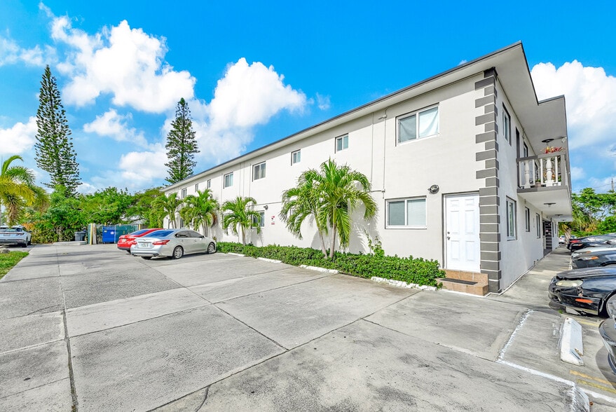 1400 N 17th Ave, Hollywood, FL à vendre - Photo de l’immeuble – Image 2 sur 18