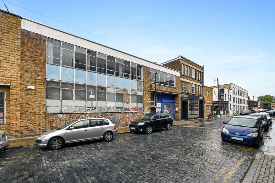 11-19 Vyner St, Londres à vendre - Photo de l’immeuble – Image 2 sur 47