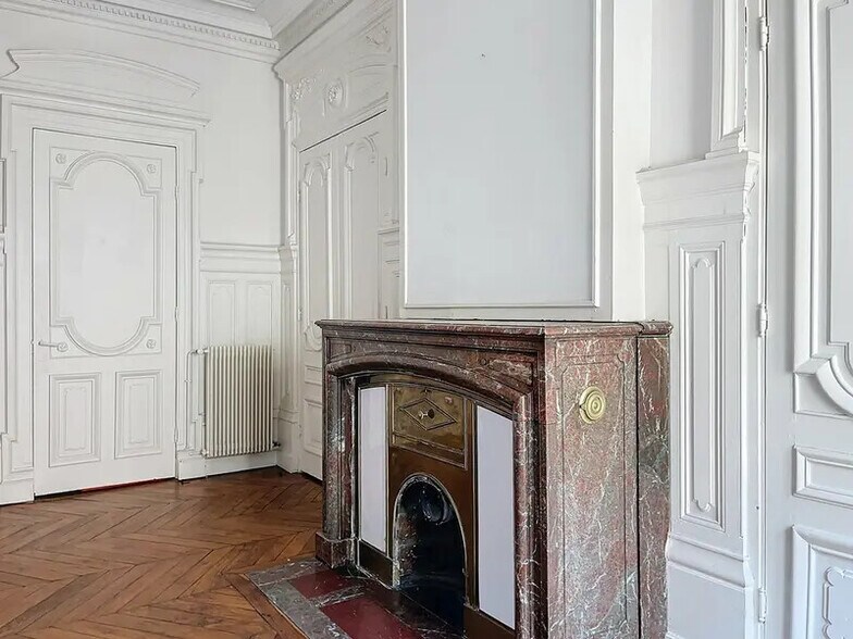 Immeuble residentiel dans Lyon à vendre - Photo intérieure – Image 3 sur 12