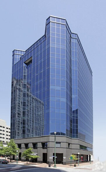 300 E Main St, Norfolk, VA à louer - Photo de l’immeuble – Image 2 sur 13