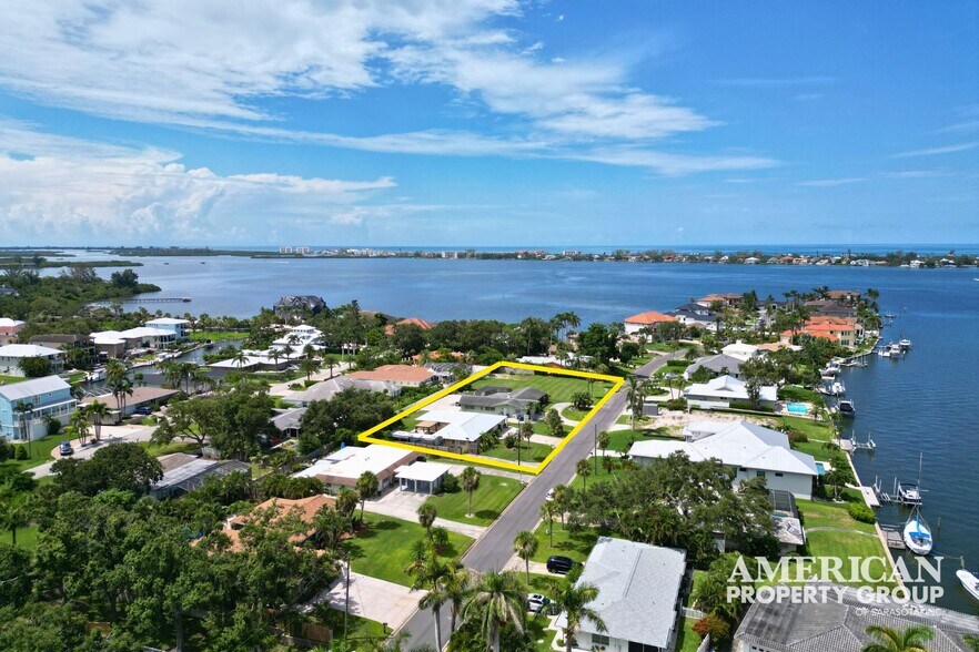 Residential Assemblage Near Siesta Key portefeuille de 3 biens à vendre sur LoopNet.fr - Photo de l’immeuble – Image 1 sur 8