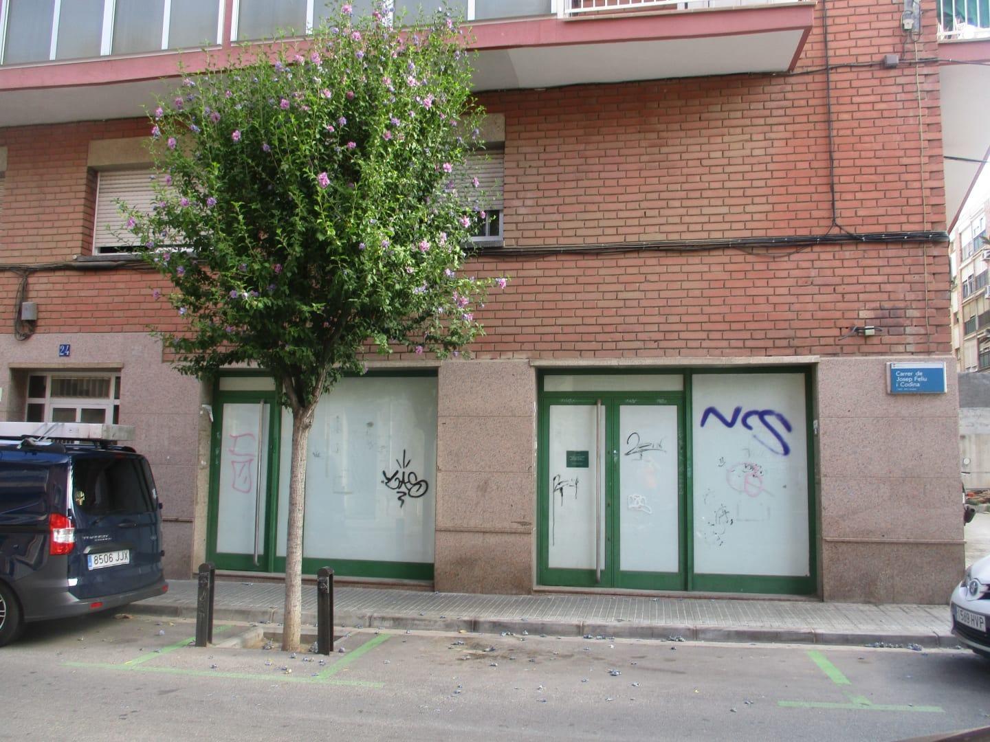 Local commercial dans Cornellà de Llobregat, Barcelona à louer Photo de l’immeuble– Image 1 sur 8
