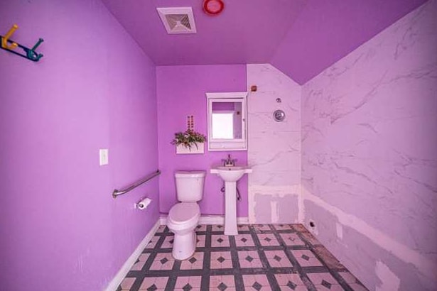 300 S Garfield Ave, Monterey Park, CA 91754 - Lot 111 - - Photo intérieure - Image 1 of 9