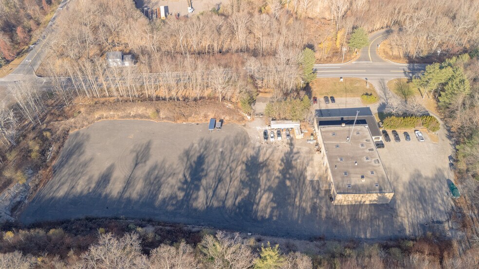 45 Pines Bridge Rd, Beacon Falls, CT à louer - Photo de l’immeuble – Image 2 sur 12