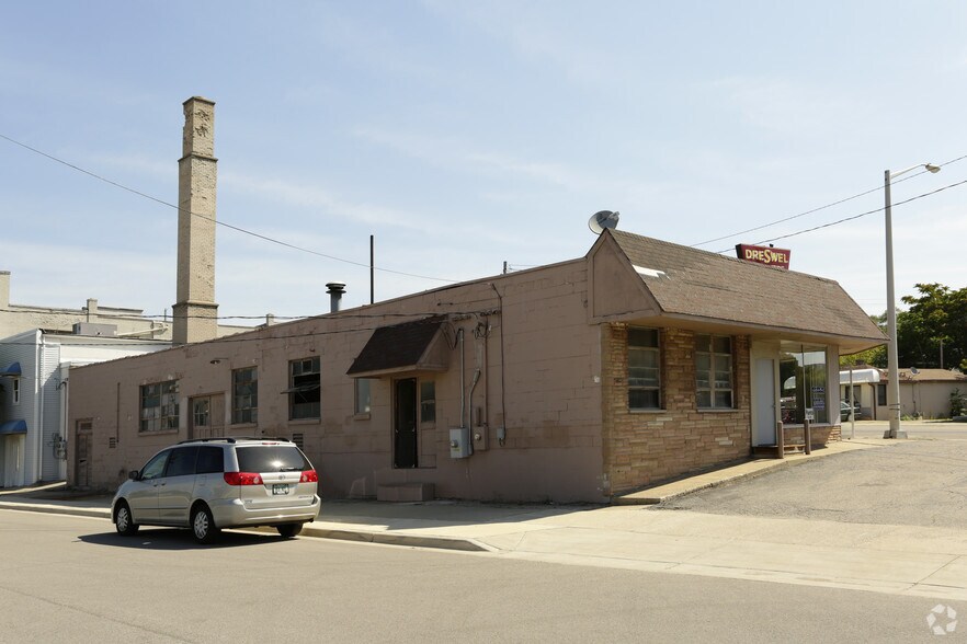 1135 Plainfield Ave NE, Grand Rapids, MI à louer - Photo de l’immeuble – Image 3 sur 10