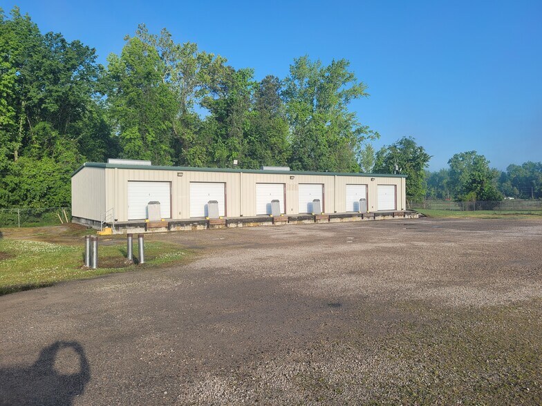2020 Carol White Ct, Marion, SC à louer - Photo principale – Image 1 sur 4