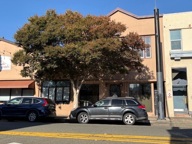 714-716 4th St, San Rafael, CA à louer Photo de l’immeuble– Image 1 sur 4