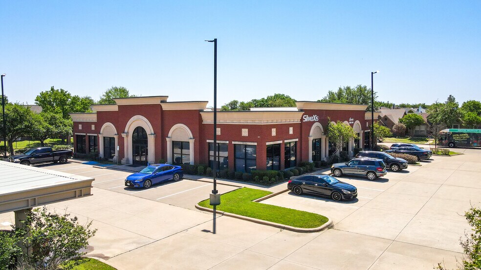 305 Cimarron Trl, Irving, TX à louer - Photo de l’immeuble – Image 3 sur 6
