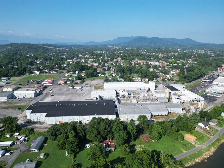 540 E Broadway, Newport, TN à louer - Photo de l’immeuble – Image 3 sur 24