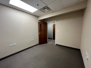 5215 Colley Ave, Norfolk, VA à louer Photo intérieure– Image 2 sur 5