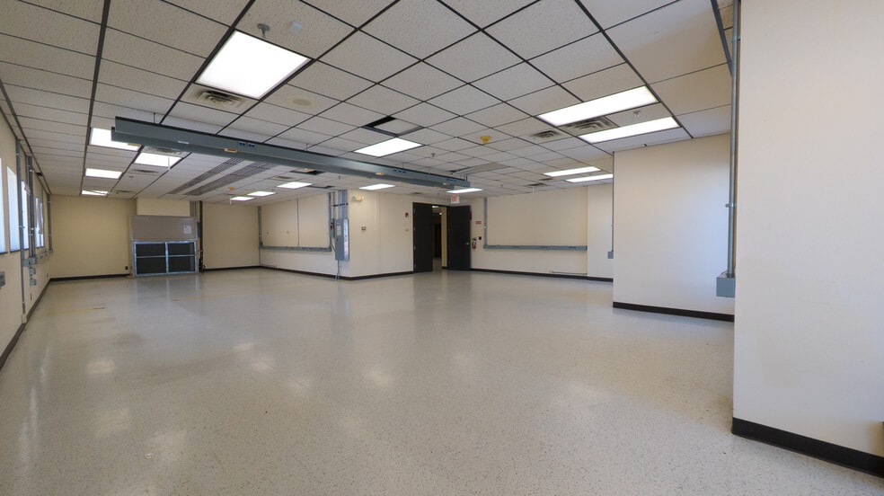 2450 Marion Rd SE, Rochester, MN à vendre - Photo intérieure – Image 3 sur 46