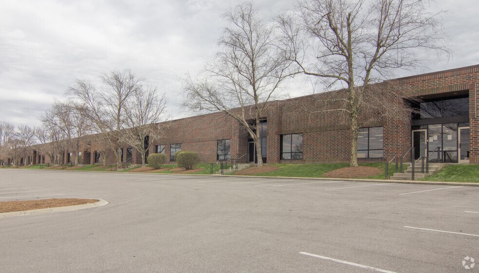 5213 Linbar Dr, Nashville, TN à louer - Photo de l’immeuble – Image 2 sur 7