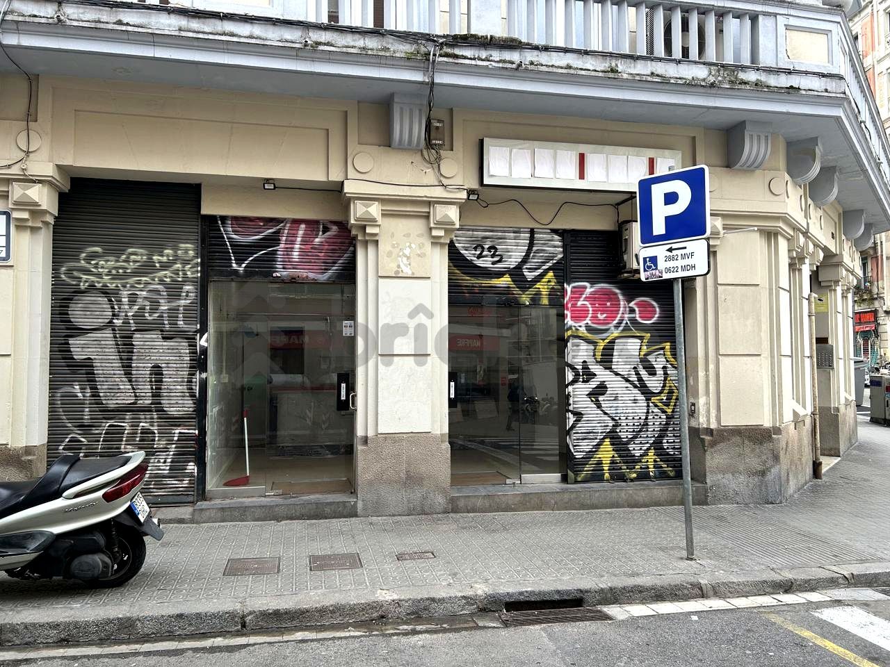 Immeuble residentiel dans Barcelone, Barcelona à vendre Photo principale– Image 1 sur 3