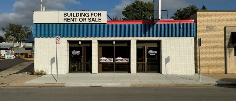 328 N 76th St, Milwaukee, WI à vendre - Photo principale – Image 1 sur 8